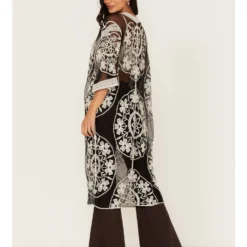 Shyanne Women's Floral Lace Kimono 7 Shyanne Women's Floral Lace Kimono -Default Template 4 2000380632 001 P4