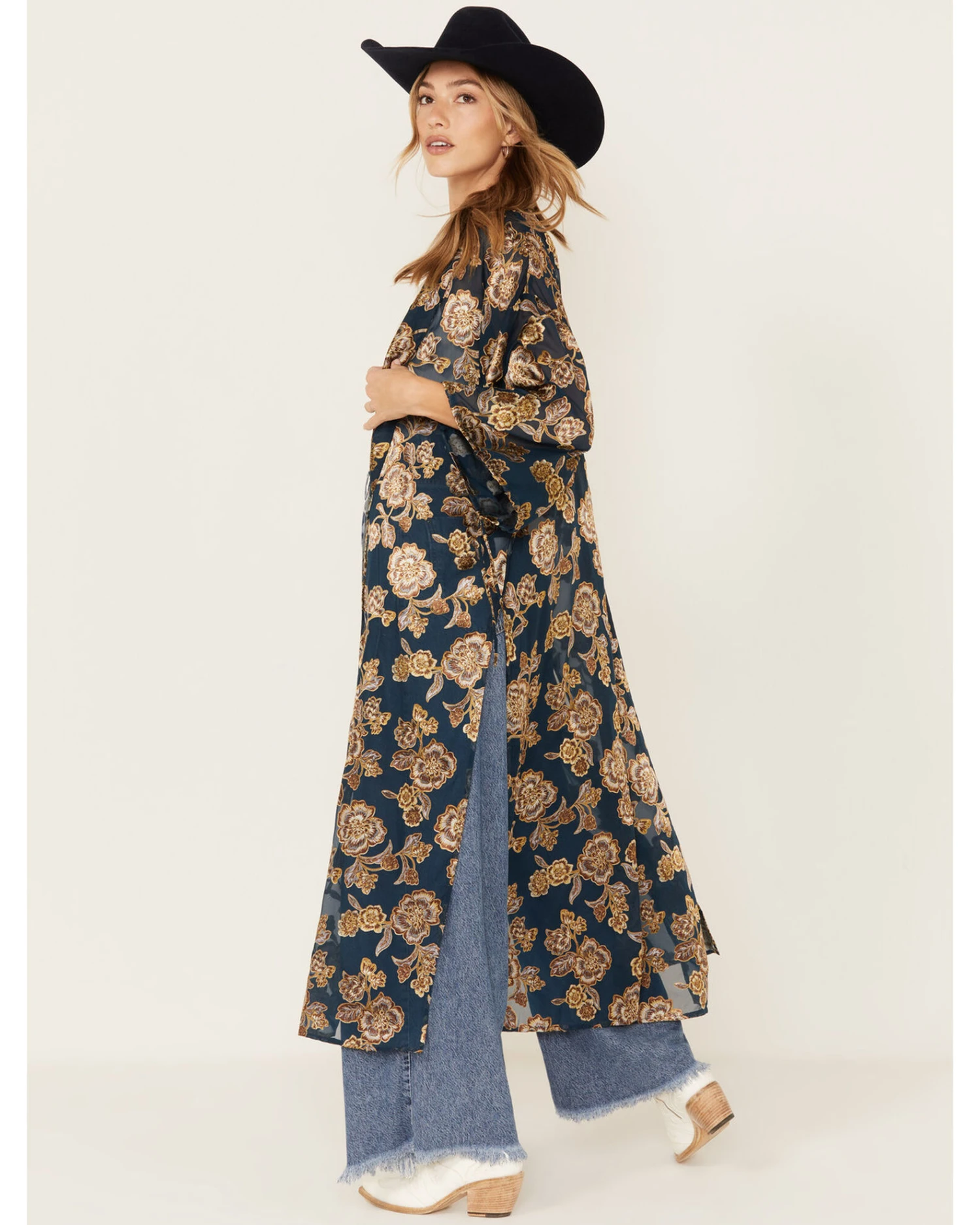 Shyanne Women's Burnout Floral Print Kimono 4 Shyanne Women's Burnout Floral Print Kimono - Image 4