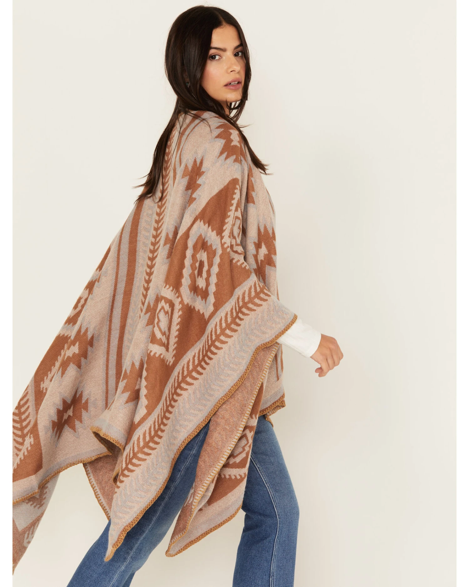 Idyllwind Women's Gunner Southwestern Print Shawl 2 Idyllwind Women's Gunner Southwestern Print Shawl - Image 2